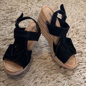 Minnetonka Fringe Wedge Sandals